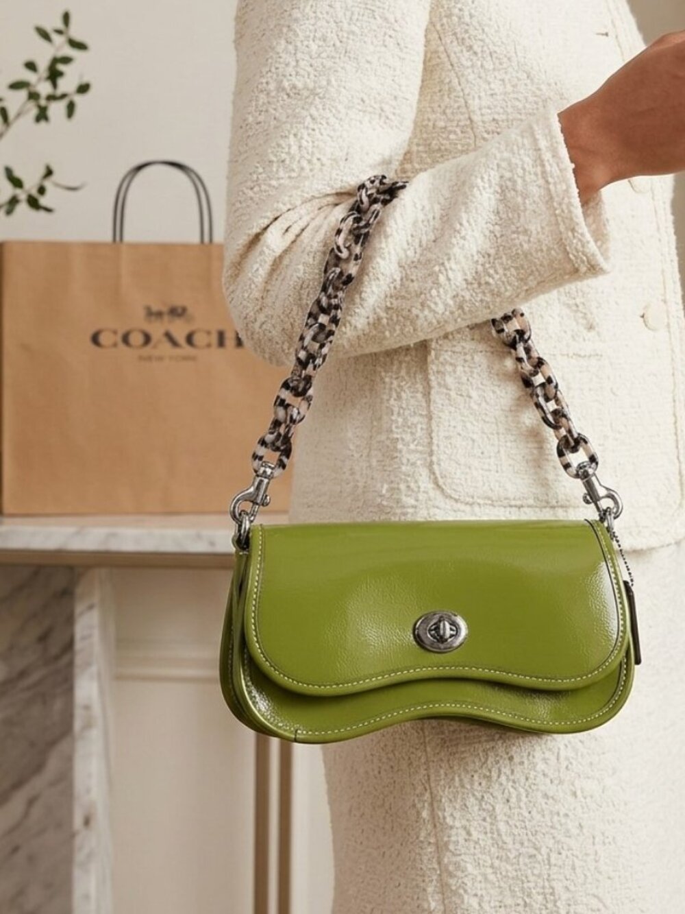 NWT Coach Wavy Dinky Bag Patent Leather Olive Coachtopia CQ056